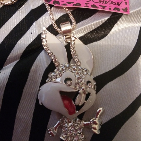 Betsey Johnson Bugs Bunny Necklace - Picture 2 of 3